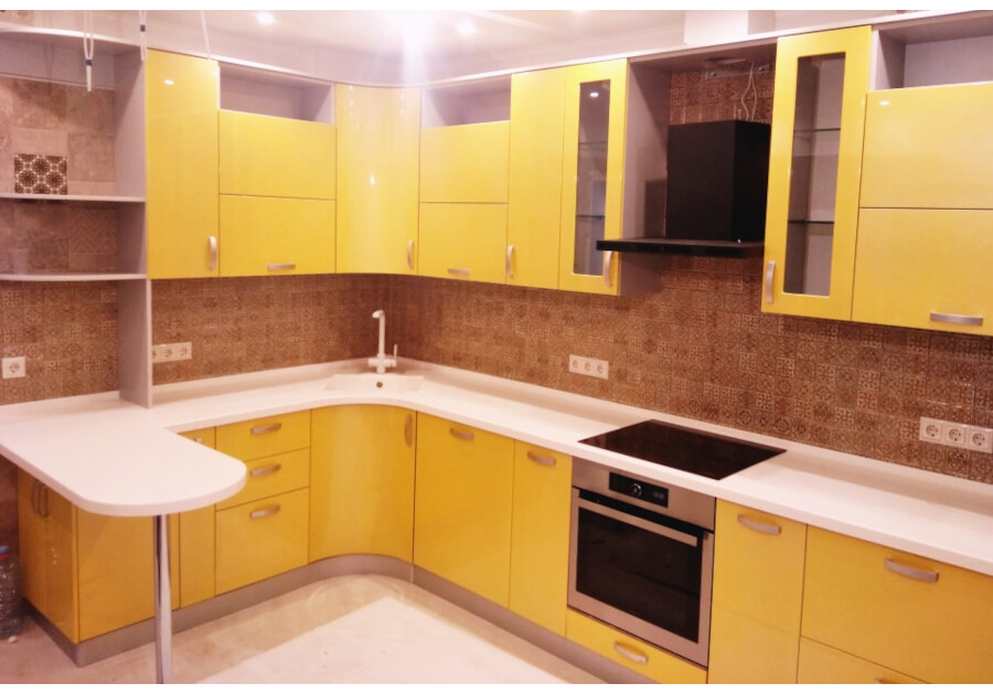 Кухня с крашеным фасадом Спелый лимон
