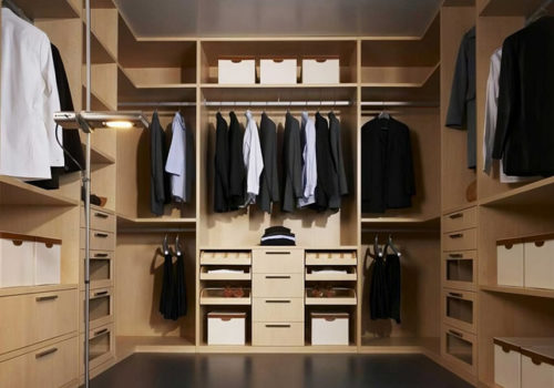Как выбрали систему хранения в гардеробной