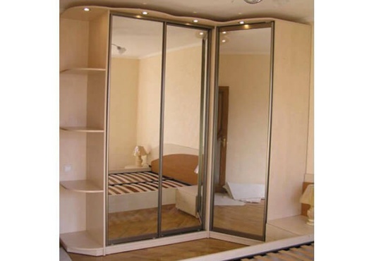 Встроенный шкаф-купе угловой зеркальный