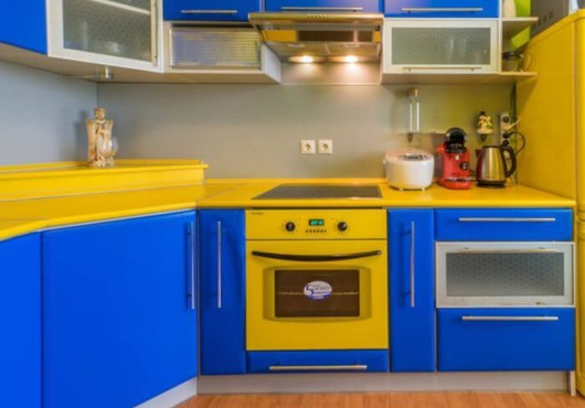 Кухня из МДФ Ярко-голубой + Желтый