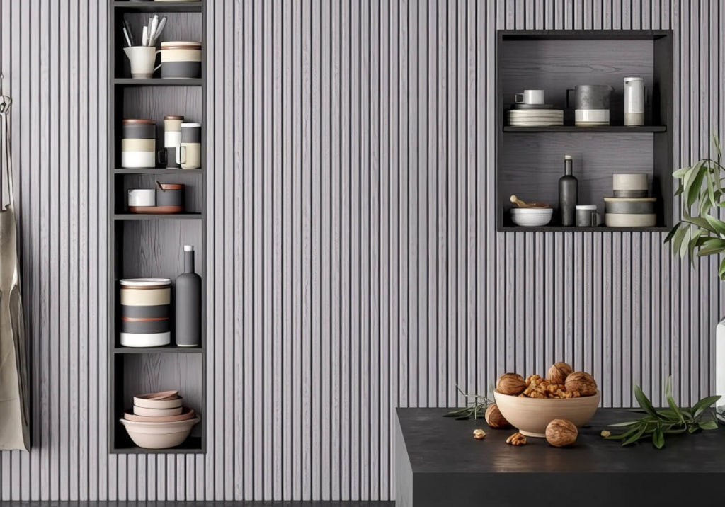 Стеновая панель для кухни со встроенными полками